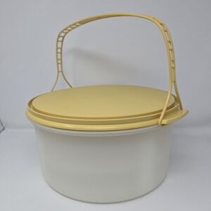 3 Piece Tupperware White Large Cake Keeper Carrier And Vintage Pie Stacker